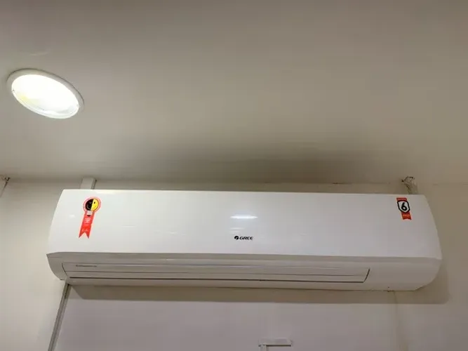 AR CONDICIONADO 32.000 BTUS INVERTER- SÓ FRIO