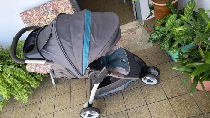 Carrinho de bebe 3 rodas + bebe conforto GRACO estado de novo