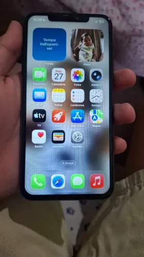 Vendo iphone 11 pro max , só com um leve quebrado na traseira, mas não interfere em nada !