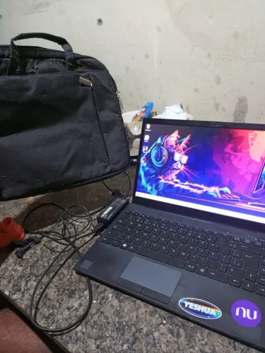 notebook processador top nao trava e bateria dura 3hrs tem bolsa pro notebook