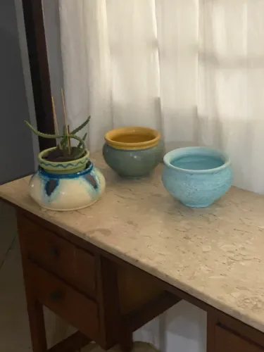  Lote 3 Vasos De Cerâmica Esmaltada / Cachepô + Planta (Desapego Mudança)