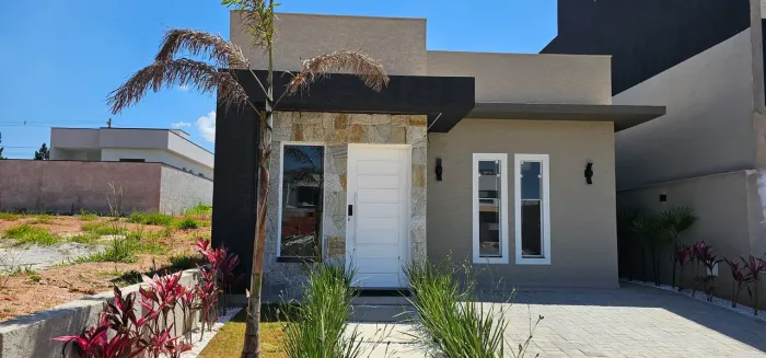 Casa Térrea em Condomínio Fechado - Cotia