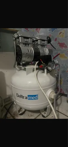 Vendo compressor para consultório odontológico Deltra med modelo D30