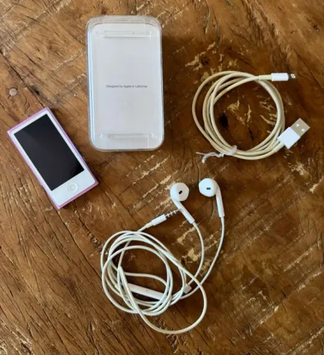 Ipod Nano 7ª Geração - Completo com fone original, manual e caixa, tud funcionando