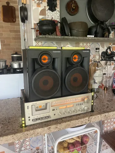 Vendo clássico Stereo Receiver Toshiba com Tape Deck (Modelo TMC-7560)