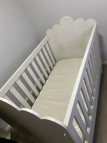 Berço que vira cama