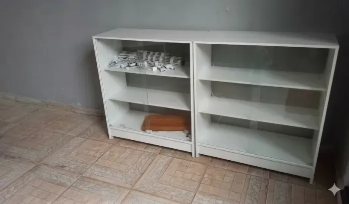 2 balcões expositores apenas 499,00