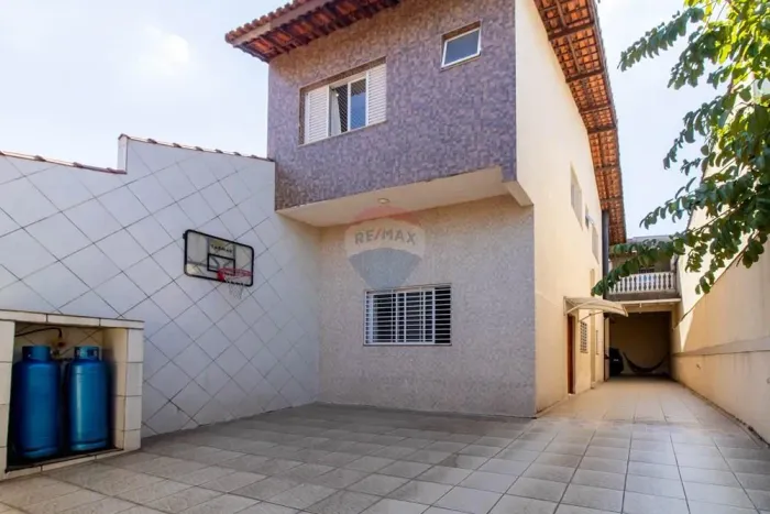 Sobrado 238 m² Jardim Munhoz 4 dormitórios e Espaço Gourmet!