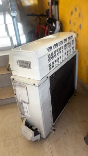 Ar-condicionado Split Midea Usado - Completo (Evaporadora + Condensadora)