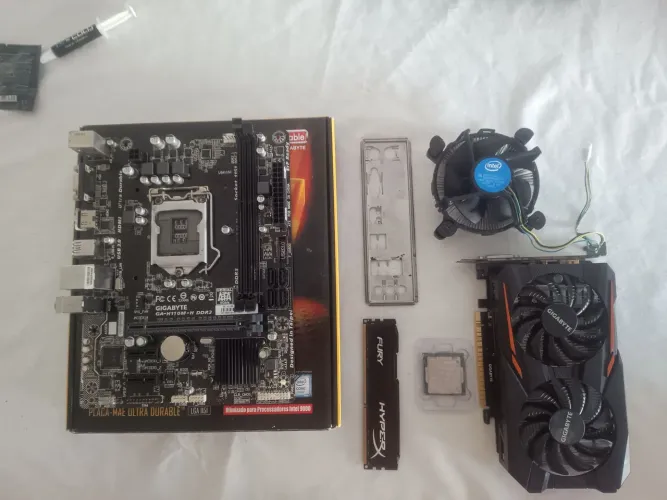 Kit de peças para PC - i5-7400, GTX 1050, placa-mãe e RAM