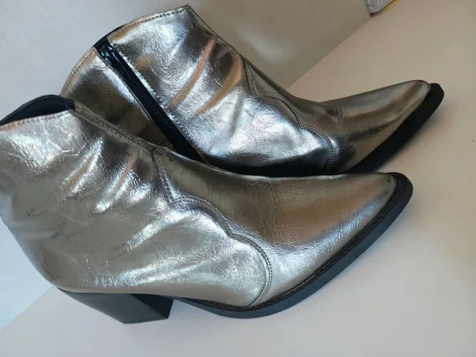 Bota Constance prata