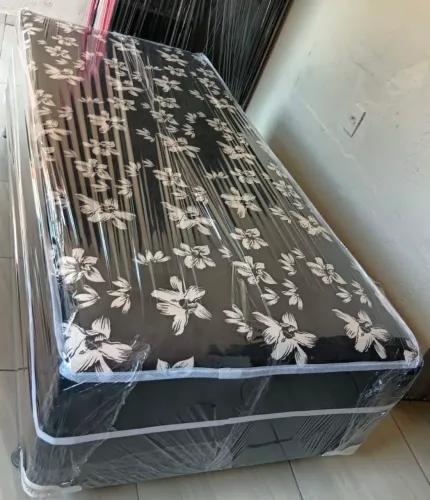 Cama de solteiro de espuma alta