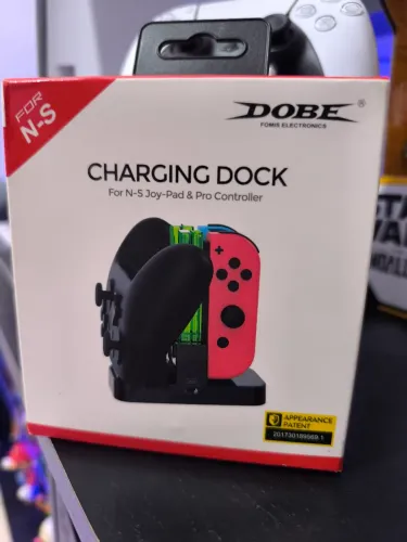 Base Carregadora para Joy-Cons e Pro Controle - Nintendo Switch 