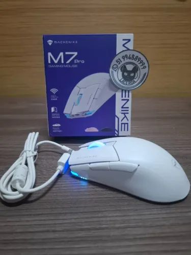 Mouse Sem Fio Machenike M7 Pro, Tri-Mode, PAW3395, 26k DPI, Switch Kailh GM 8.0 BRANCO
