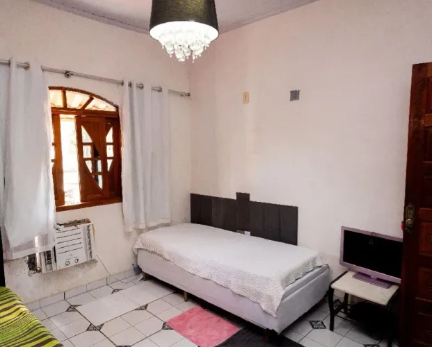 Casa com 2 suítes km 32 