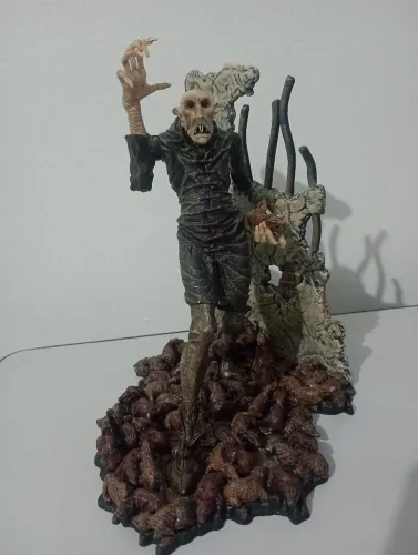 Nosferatu Aztech Toys/Mezco Silent Screamers Neca Mcfarlane Vampiro Drácula