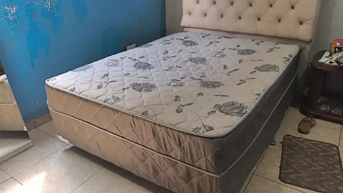 Cama box mola com defeito