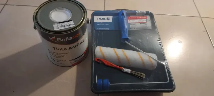 KIT PINTURA DE PAREDE COM TINTA ACRILICA BRANCA, ROLO, PINCEL