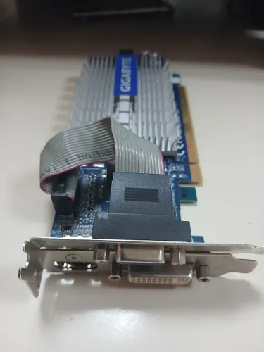 Placas de vídeo Geforce 210 1GB de memória