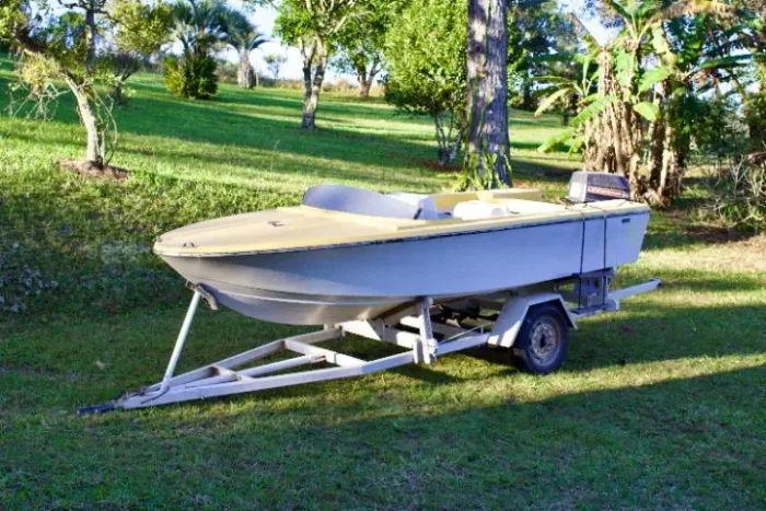 Lancha 15 pés Evinrude 85 HP + Carreta - Sentinela do Sul/RS