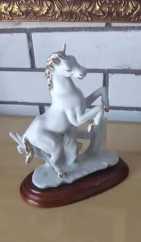 Porcelana Cavalo em Porcelana