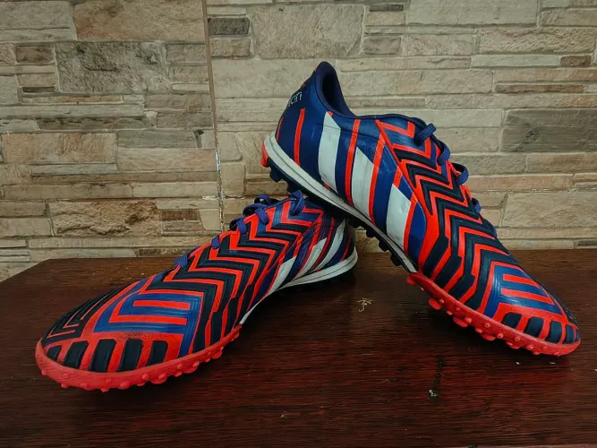 Chuteira Adidas Predator Instinct Absolion TF (Br 39/ US 7,5) *calça como 38*