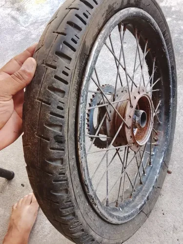 Vendo roda pneus conservado