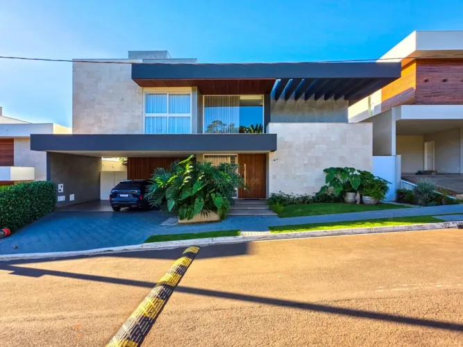 Casa com 4 suítes a venda no condomínio Mont Blanc - Zona 08