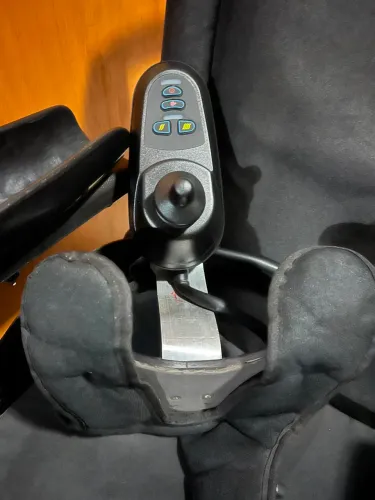 Cadeira de rodas motorizada