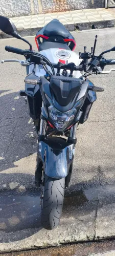 Moto com manutenção em dia em estado de zero