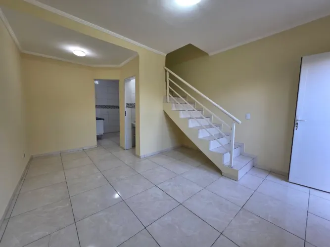 Casa no condomínio São Jerônimo para locação com 2 quartos, 70m²