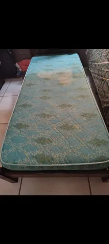 Cama de mogno maciso