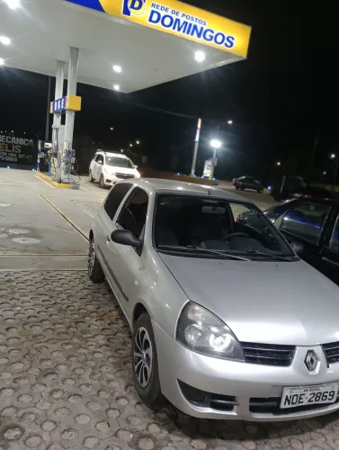 Renault Clio Hi-flex 1.0 16V 3P 2011