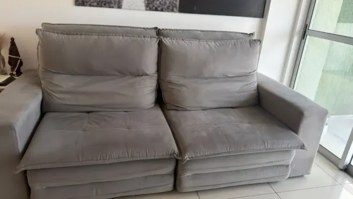 Sofá retrátil com encosto duplo 4 lugares