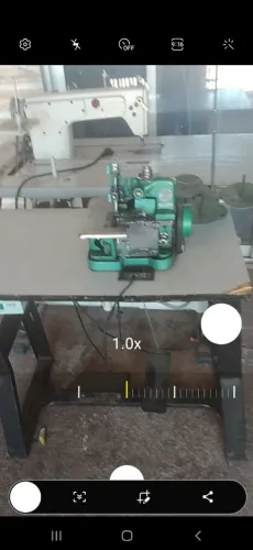 Maquina reta e outra overlock domestca as duas por 900 reais