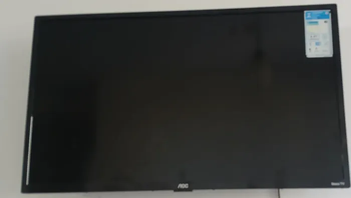 Vendo uma televisão poucos dias de uso