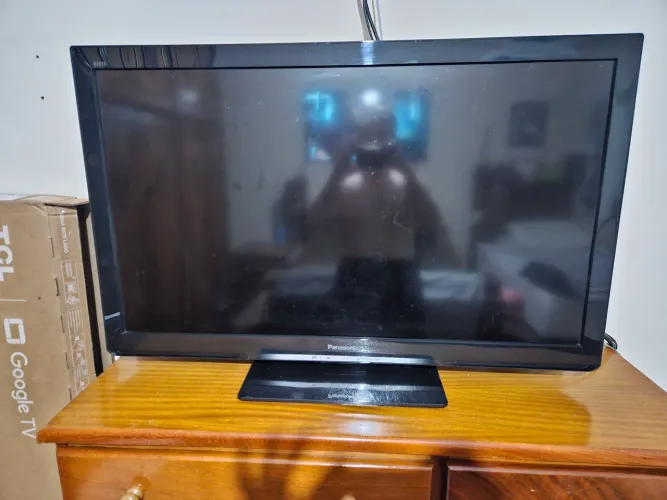 Vendo TV Panasonic de LCD 40' + PS4 Slim 1tb