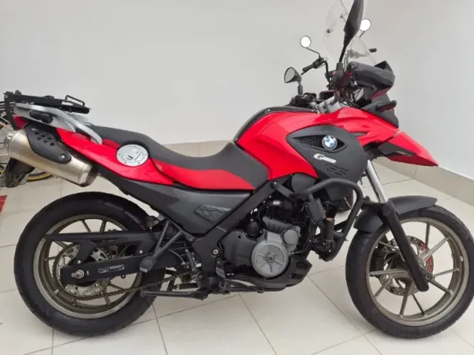 Vendo linda moto BMW GS 650 ano 2013 vermelha