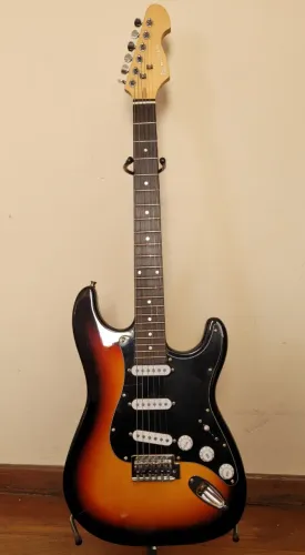 Guitarra Michael Strato