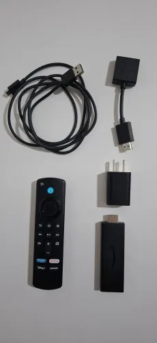 Amazon Fire TV Stick 3ª Geração Completo com Alexa