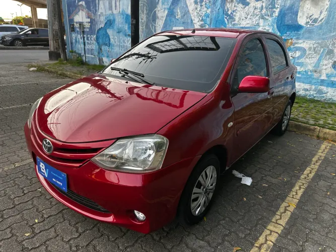 Toyota Etios X 1.3 Flex 16V 5P Mec. 2013