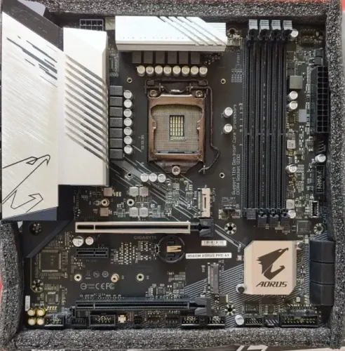 B560 WIFI - PRO AX (apresenta defeito)