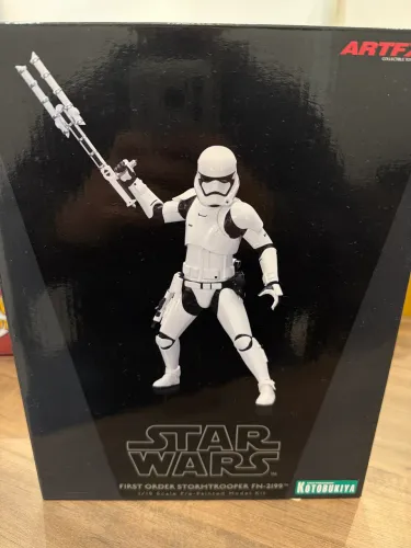 Action Figure STORMTROOPER FN-2199