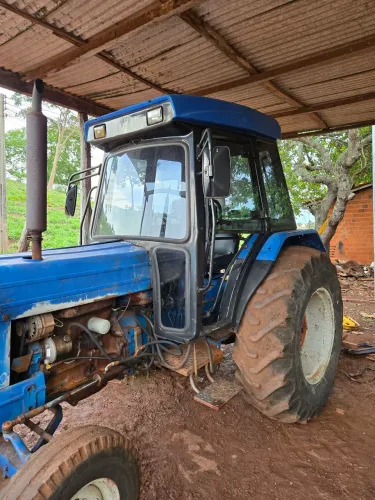 Cabine para trator New Holland e Ford