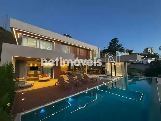 Casa Nova e Moderna de Altíssimo Padrão no Belvedere Porteira Fechada