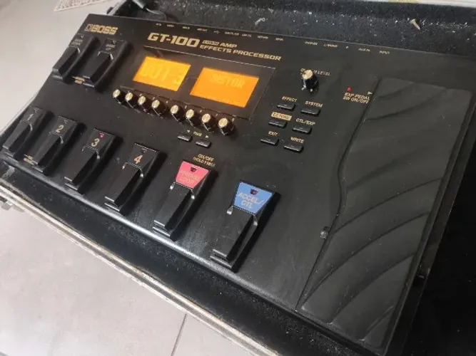 Pedaleira Boss GT-100