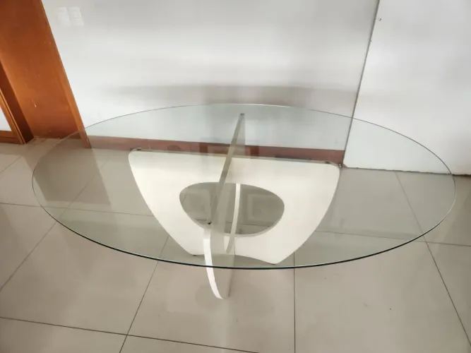 VENDO MESA E CADEIRAS