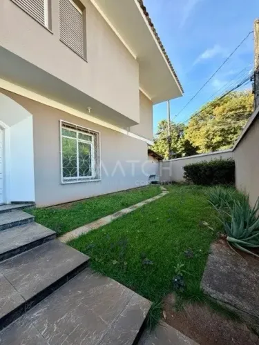 Casa a venda com 5 quartos (2 suítes) em frente à Praça Santino Lira Pedrosa | Residencial