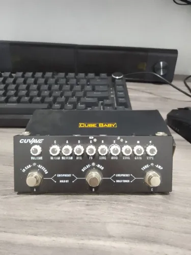 Pedaleira Cuvave guitarra