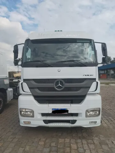 VENDE-SE CAMINHÃO MERCEDES AXOR 2544
